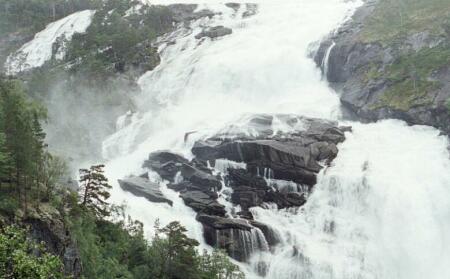 Wasserfall westliche Hardangervidda. 22,5kb